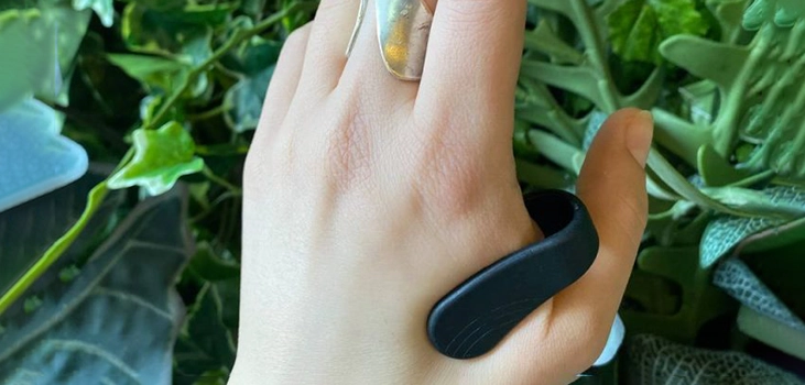 Purelief acupressure clip on hand